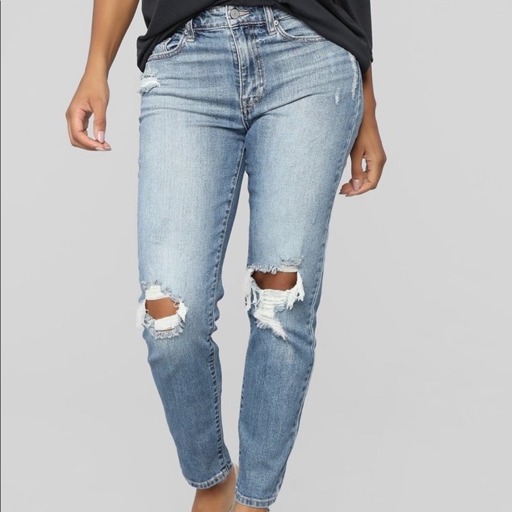 Sold ⭕️Fashion Nova High Rise Mom Jeans - Picture 4 of 4